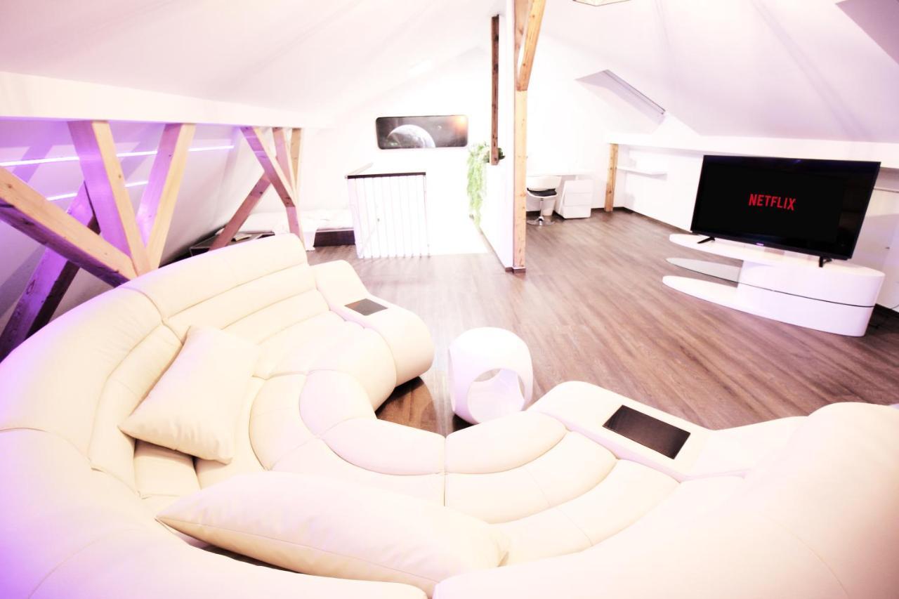 Secret Hideaways Space Loft Wohndesign Auf 2 Etagen L 450M Bis Uni Duisburg Bagian luar foto