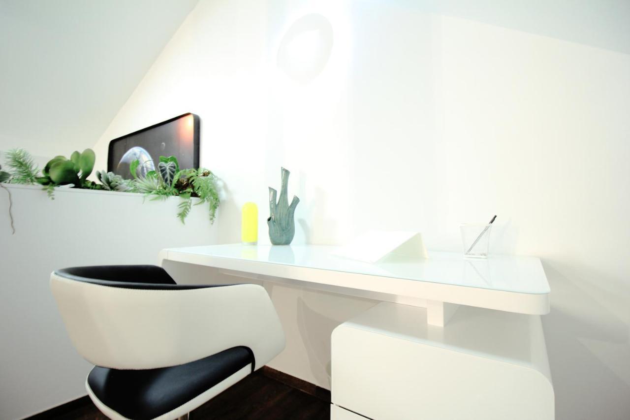 Secret Hideaways Space Loft Wohndesign Auf 2 Etagen L 450M Bis Uni Duisburg Bagian luar foto