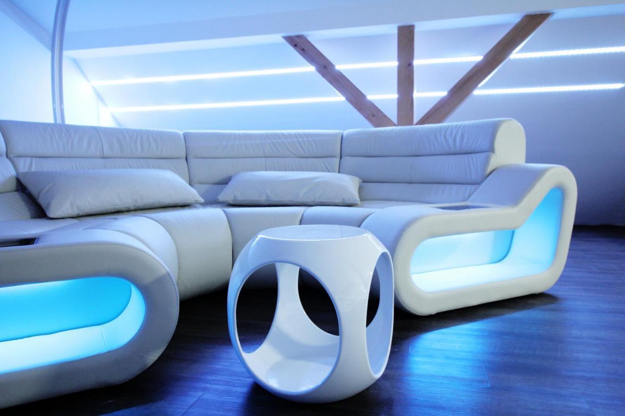 Secret Hideaways Space Loft Wohndesign Auf 2 Etagen L 450M Bis Uni Duisburg Bagian luar foto